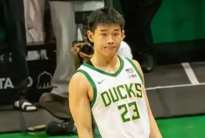 皇冠体育官网-机遇！俄勒冈内外双核缺席，林葳独自带队，将承担更多组织与得分|俄勒冈大学鸭子队|比赛|球队|数据|比特尔_新浪体育_新浪新闻