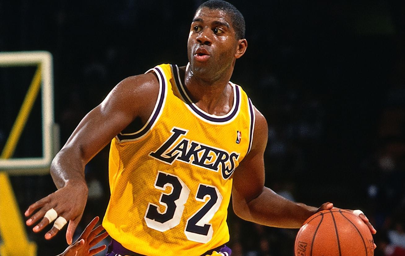 皇冠体育-NBA五大个人奖项最年轻球员盘点：魔术师一纪录45年无人能破
